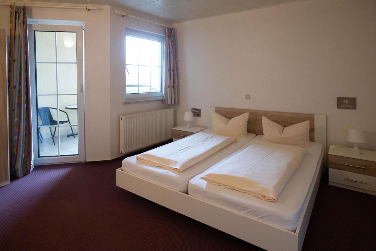 Hotel Dolgesheim Экстерьер фото